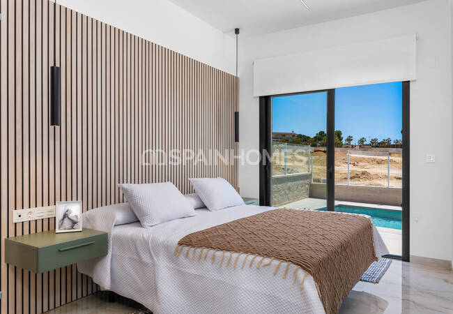 Detached Villas Near the Amenities in Algorfa Alicante 34