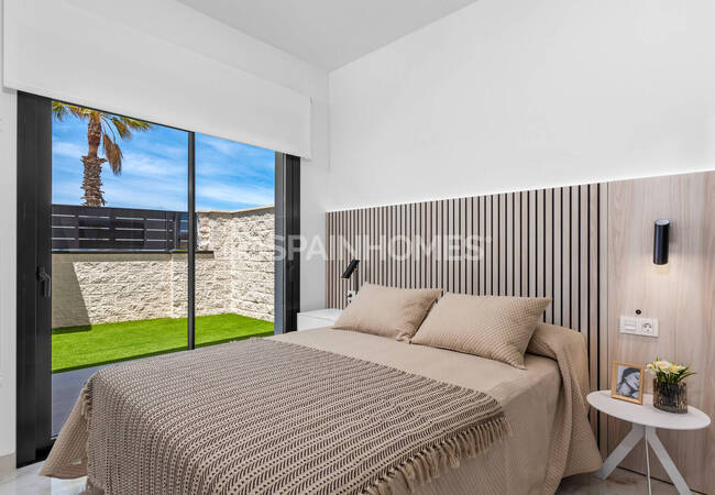 Detached Villas Near the Amenities in Algorfa Alicante 38