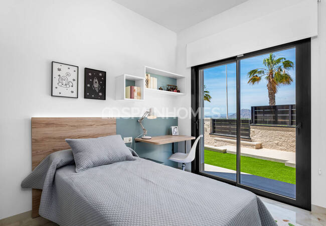 Detached Villas Near the Amenities in Algorfa Alicante 40