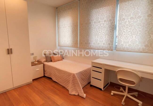 Alicante'de Denize Yakın Konumda Havuzlu Villa 20