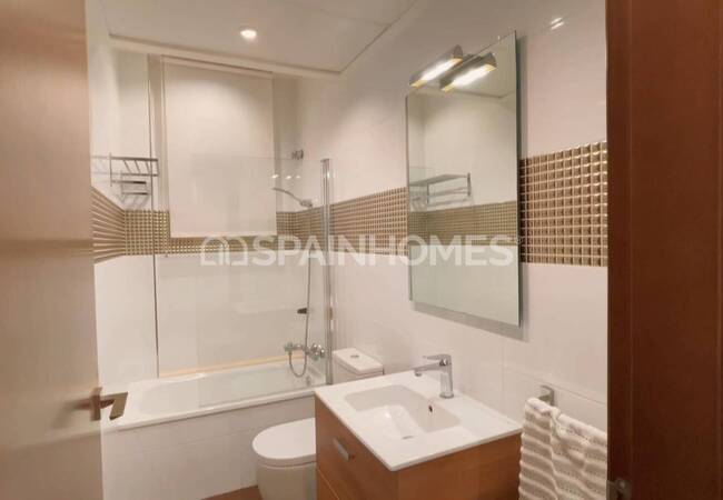 Alicante'de Denize Yakın Konumda Havuzlu Villa 21