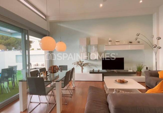 Alicante'de Denize Yakın Konumda Havuzlu Villa 12