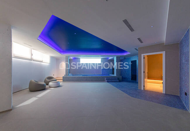 Benidorm Alicante'de Panoramik Manzaralı Lüks Villa 94