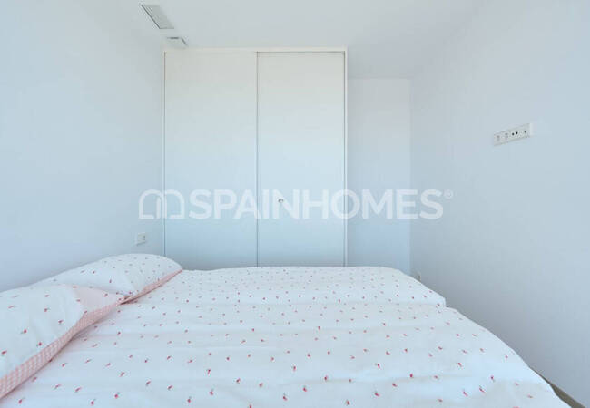 منازل حديثة مع مسابح خاصة في ألفاز ديل بي 26