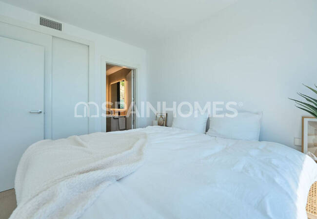 منازل حديثة مع مسابح خاصة في ألفاز ديل بي 27