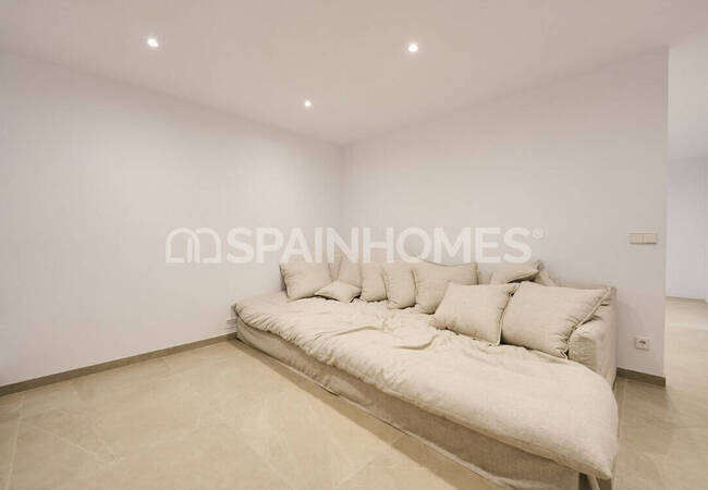 منازل حديثة مع مسابح خاصة في ألفاز ديل بي 15