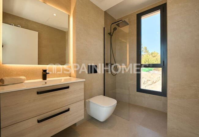 منازل حديثة مع مسابح خاصة في ألفاز ديل بي 35