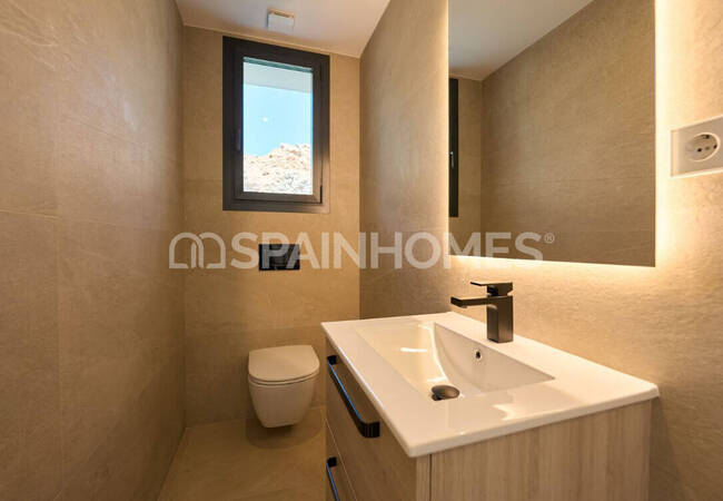 منازل حديثة مع مسابح خاصة في ألفاز ديل بي 37