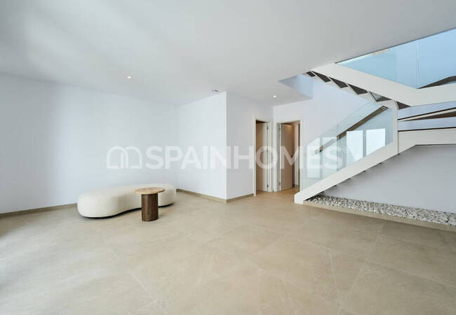 منازل حديثة مع مسابح خاصة في ألفاز ديل بي 16