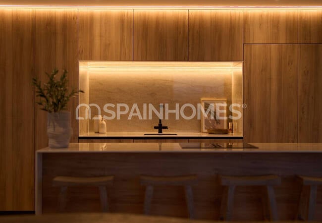 منازل حديثة مع مسابح خاصة في ألفاز ديل بي 20