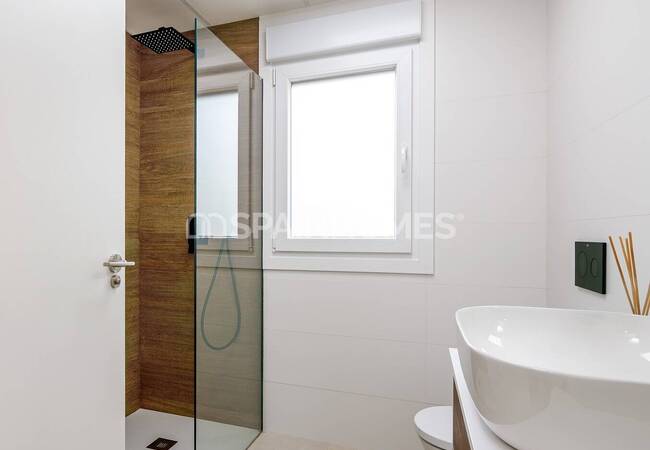 Detached Houses with Pools Near the Golf Course in Alicante Finestrat 17