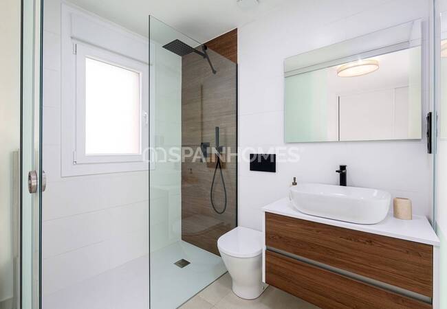 Detached Houses with Pools Near the Golf Course in Alicante Finestrat 18