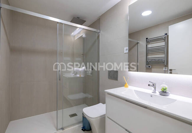 Ready to Move Apartments 300 M From the Sea in Orihuela 28