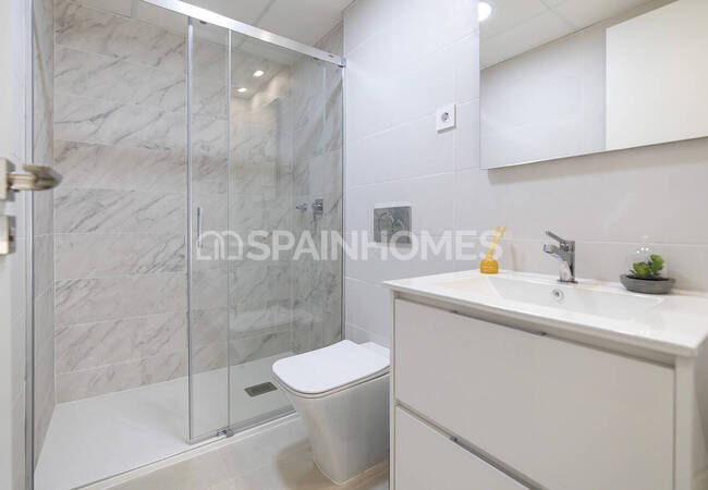 Ready to Move Apartments 300 M From the Sea in Orihuela 29