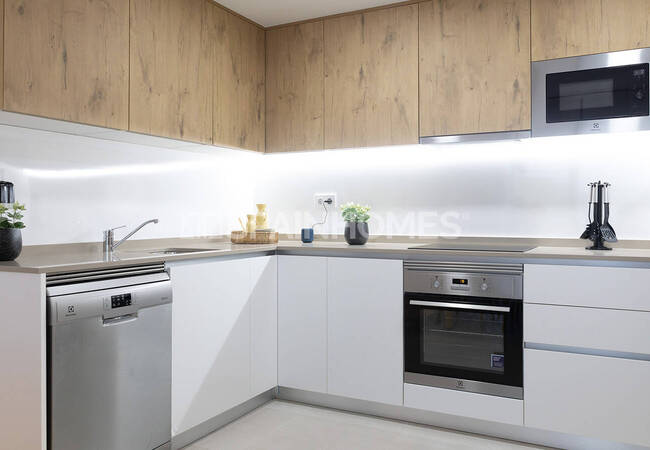 Ready to Move Apartments 300 M From the Sea in Orihuela 22