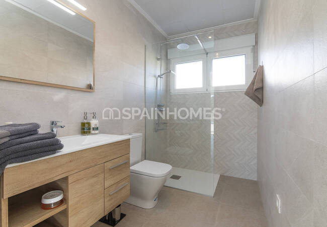 3-bedroom Bungalow-style Homes with Pools in Aspe Alicante 28