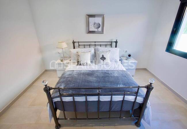 Spacious 3-bedroom Villas with Pools and Parking in Aspe Alicante 13