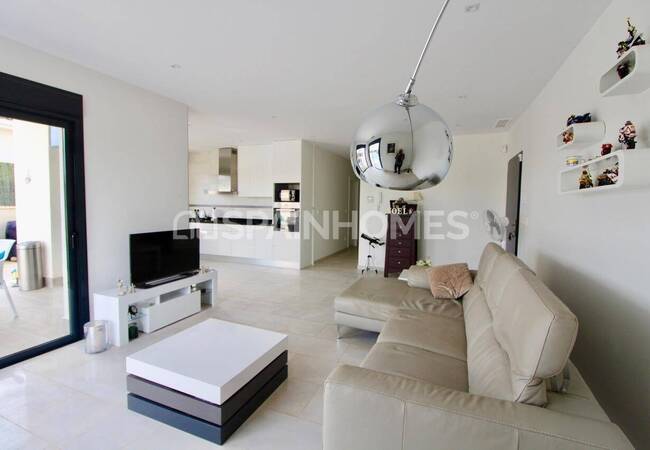 Spacious 3-bedroom Villas with Pools and Parking in Aspe Alicante 8