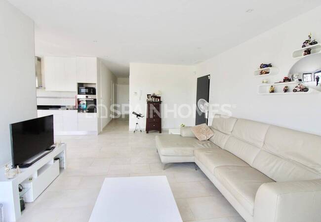Spacious 3-bedroom Villas with Pools and Parking in Aspe Alicante 7