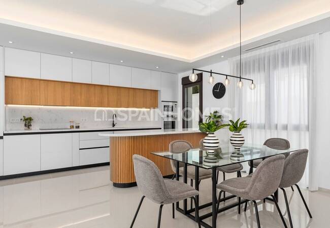 Stylish 3-bedroom House with Pool in Ciudad Quesada 11