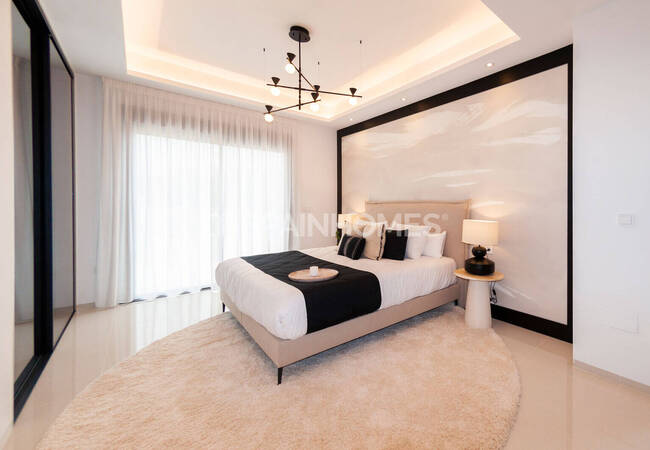 Ciudad Quesada'da Havuzlu ve Teraslı Villa 18