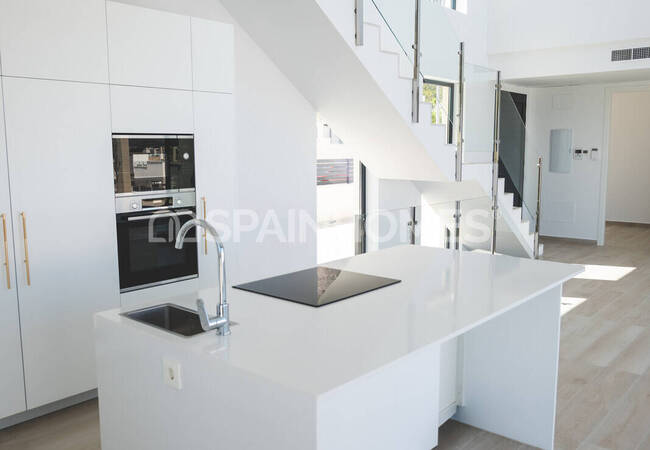 Потрясающий дом с частным бассейном и садом в Полопе 10