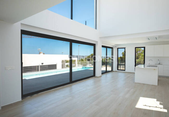 Потрясающий дом с частным бассейном и садом в Полопе 9