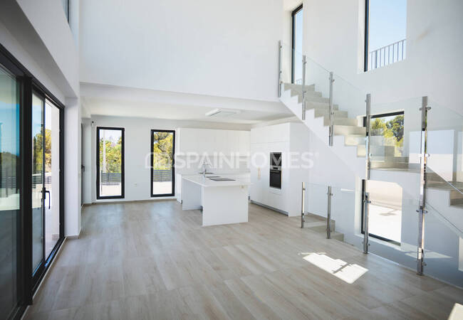 Потрясающий дом с частным бассейном и садом в Полопе 7