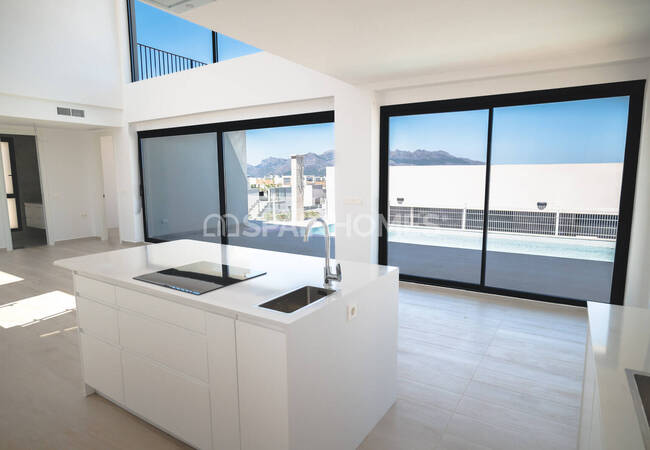 Потрясающий дом с частным бассейном и садом в Полопе 8