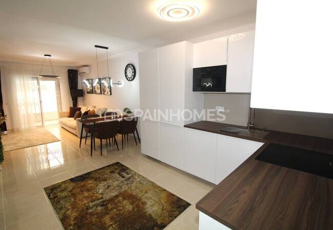 Torrevieja'da Denize Yakın, Verandalı ve Balkonlu Daire 7