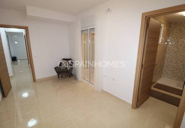 Torrevieja'da Denize Yakın, Verandalı ve Balkonlu Daire 9