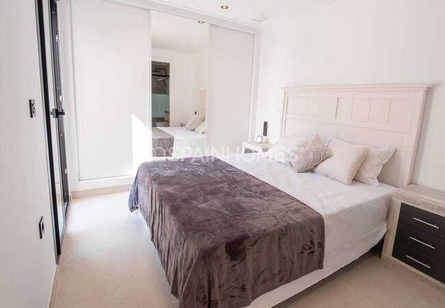 Casas Independientes Con Piscina Privada En La Marina Alicante 6