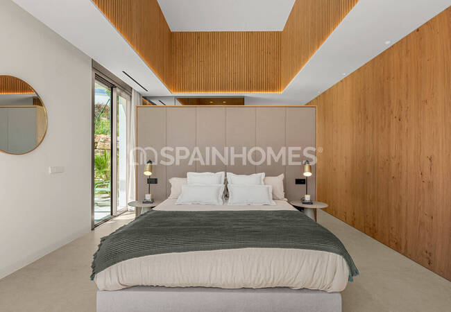 Las Colinas Golf'te Güney-batı Cepheli Şık Ev 23
