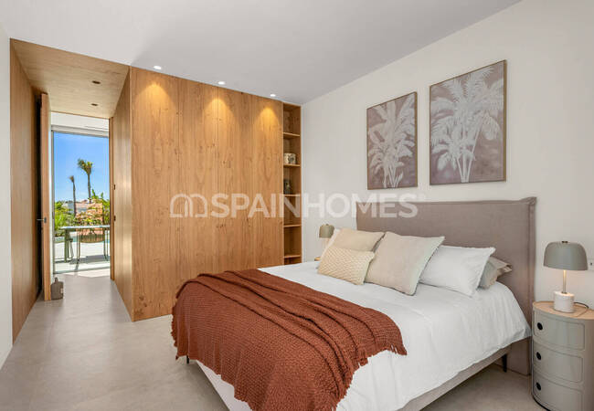 Las Colinas Golf'te Güney-batı Cepheli Şık Ev 26