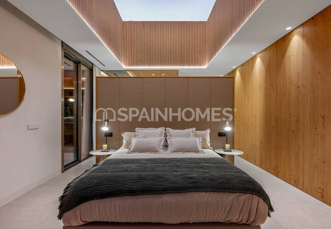 Las Colinas Golf'te Güney-batı Cepheli Şık Ev 27