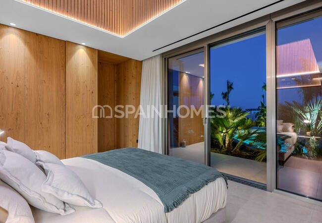 Las Colinas Golf'te Güney-batı Cepheli Şık Ev 25