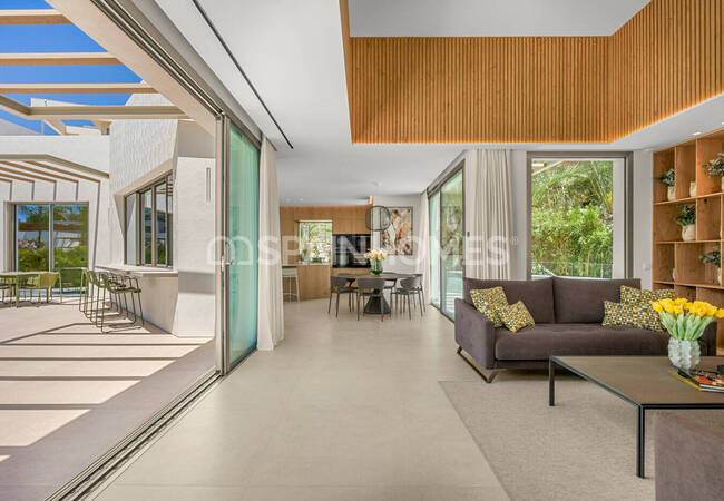 Las Colinas Golf'te Güney-batı Cepheli Şık Ev 15