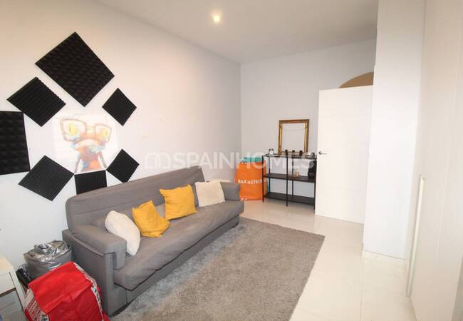 Huis Met 5 Slaapkamers, Zwembad En Solarium In Villamartin Orihuela 16