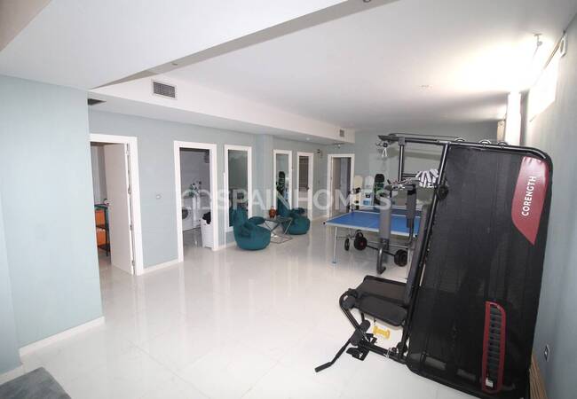 Huis Met 5 Slaapkamers, Zwembad En Solarium In Villamartin Orihuela 13