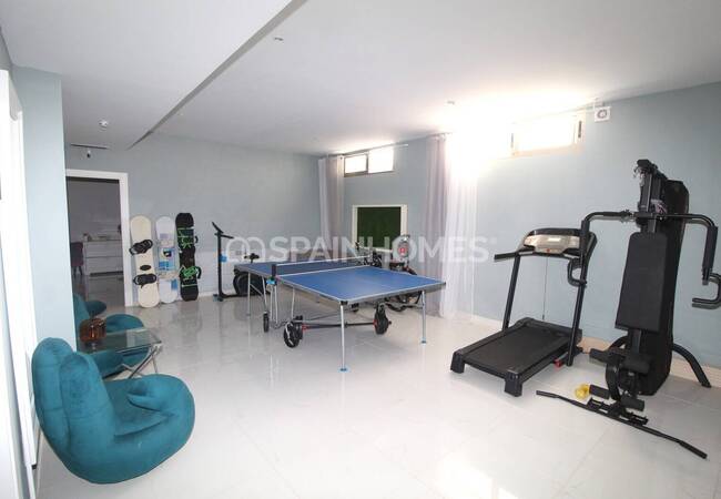 Huis Met 5 Slaapkamers, Zwembad En Solarium In Villamartin Orihuela 14