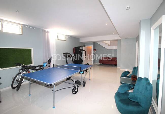 Huis Met 5 Slaapkamers, Zwembad En Solarium In Villamartin Orihuela 15