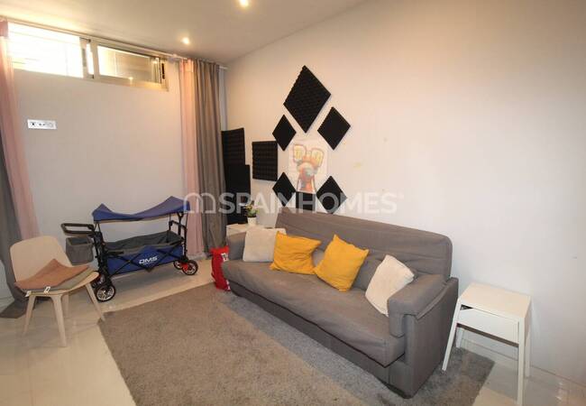 Huis Met 5 Slaapkamers, Zwembad En Solarium In Villamartin Orihuela 17