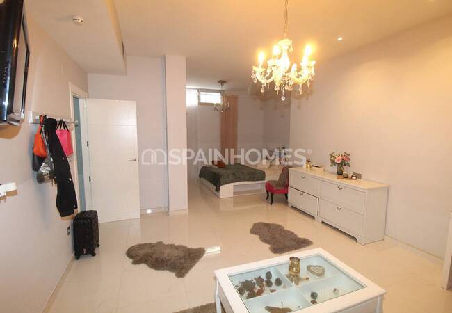 Huis Met 5 Slaapkamers, Zwembad En Solarium In Villamartin Orihuela 19