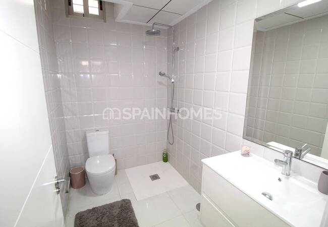 Huis Met 5 Slaapkamers, Zwembad En Solarium In Villamartin Orihuela 22