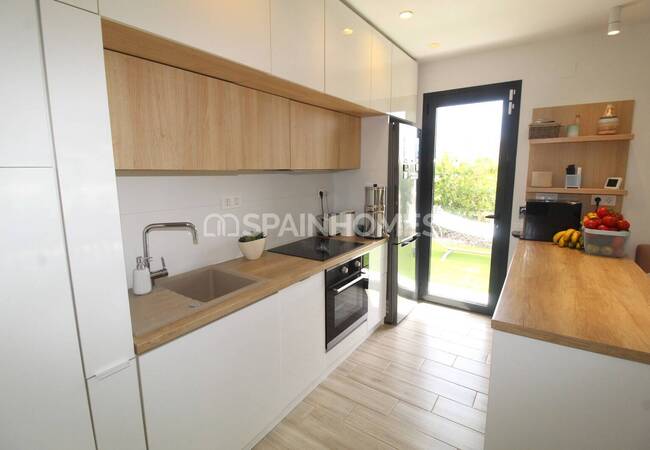 Stylish Detached House with Pool in La Zenia Alicante 16