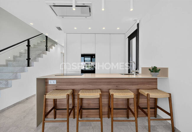 Newly-built Villas with Gym and Private Pools in Torrevieja 36