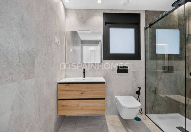 Newly-built Villas with Gym and Private Pools in Torrevieja 57