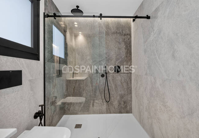Newly-built Villas with Gym and Private Pools in Torrevieja 56