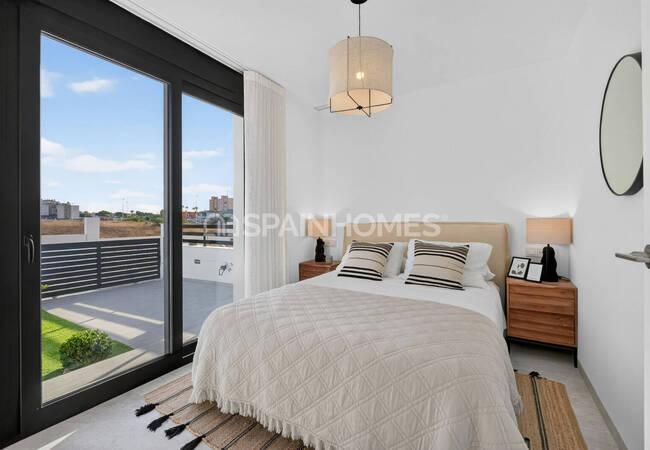 Newly-built Villas with Gym and Private Pools in Torrevieja 46