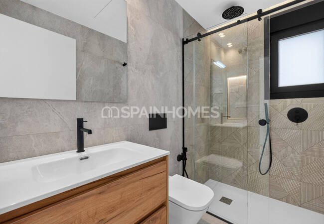 Newly-built Villas with Gym and Private Pools in Torrevieja 55